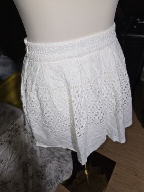 Banana Republic White Eyelet Lace Skirt